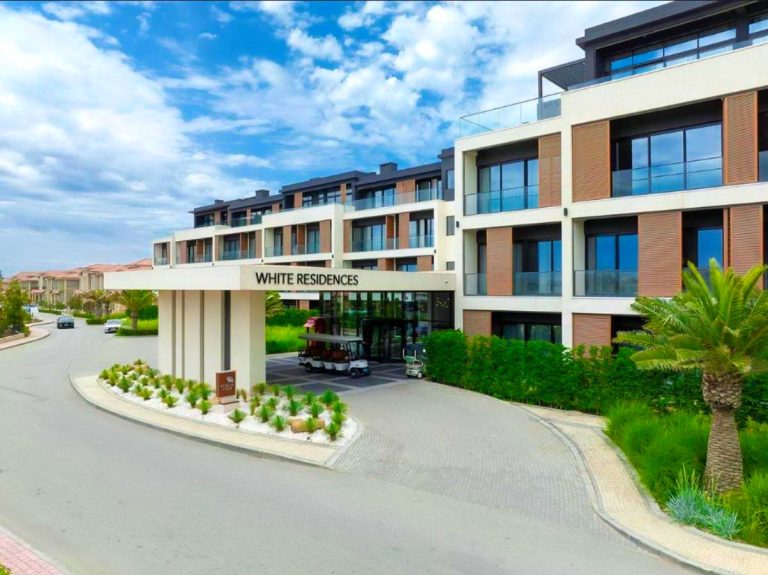 Sea Breeze White Residence