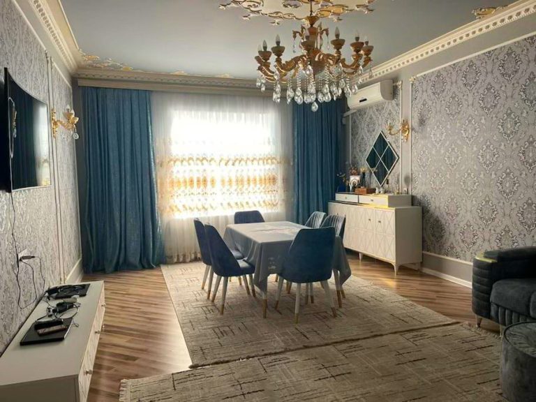 Airport Family House