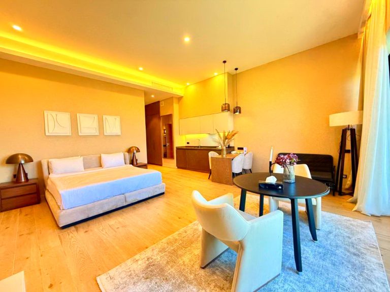 Sea Breeze White Residence