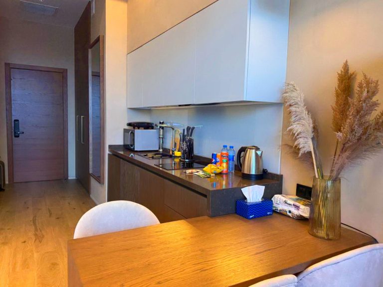 Sea Breeze White Residence