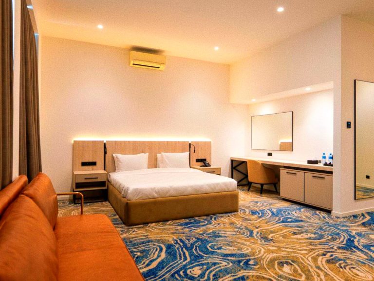 Central Square Hotel