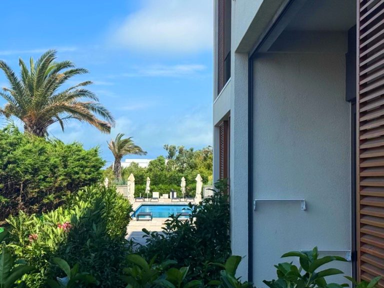 Sea Breeze White Residence