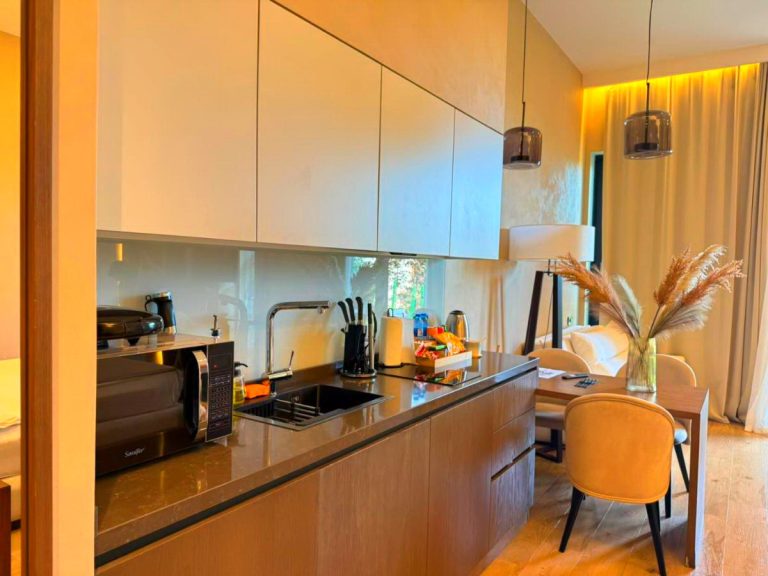 Sea Breeze White Residence