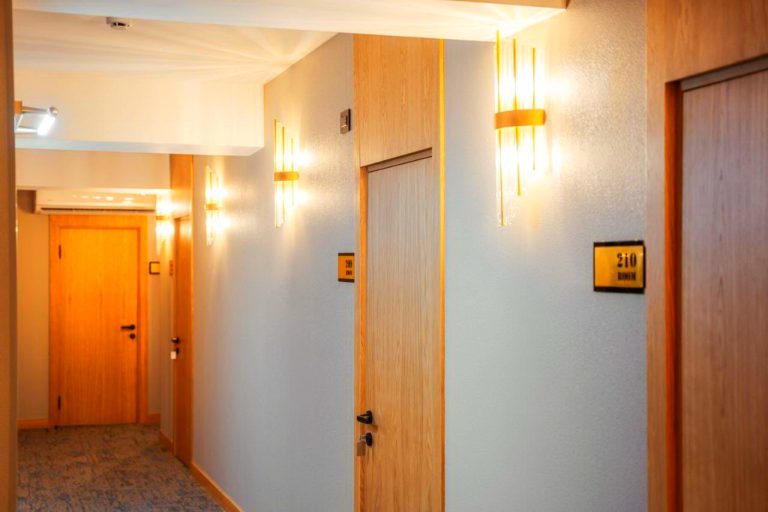 White Breeze Boutique Hotel