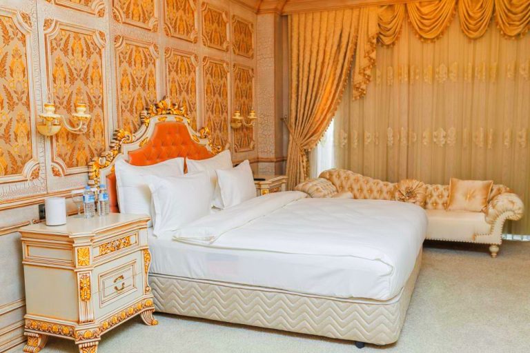 Ayan Palace Hotel
