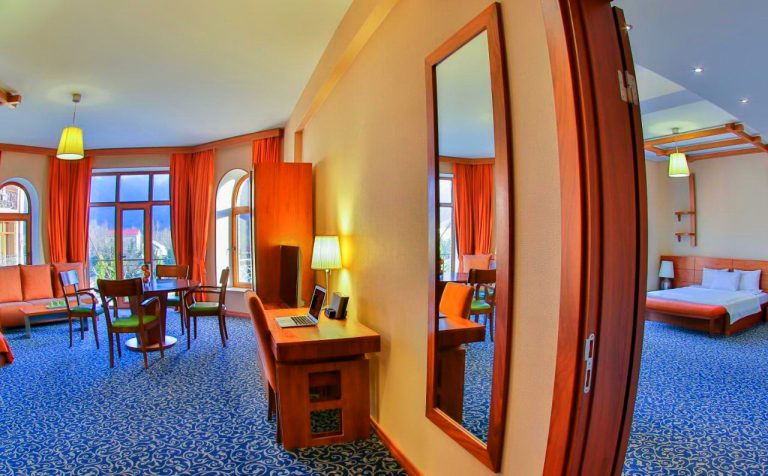 El Resort Hotel