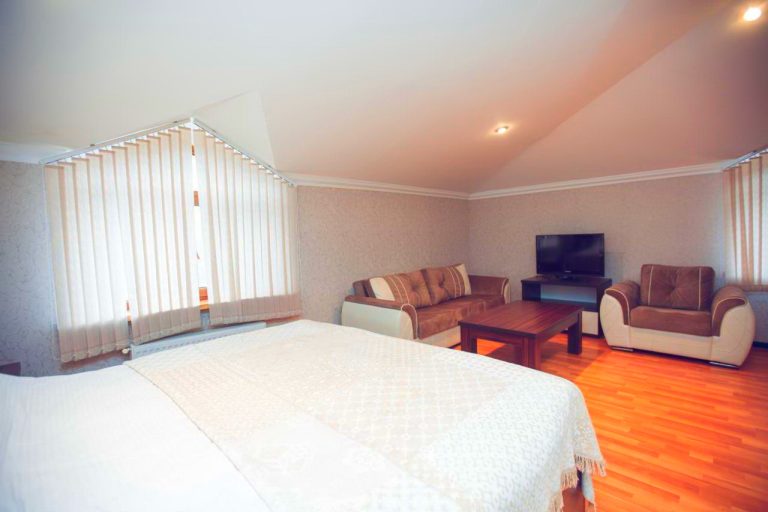 Goy Gol Lake Resort