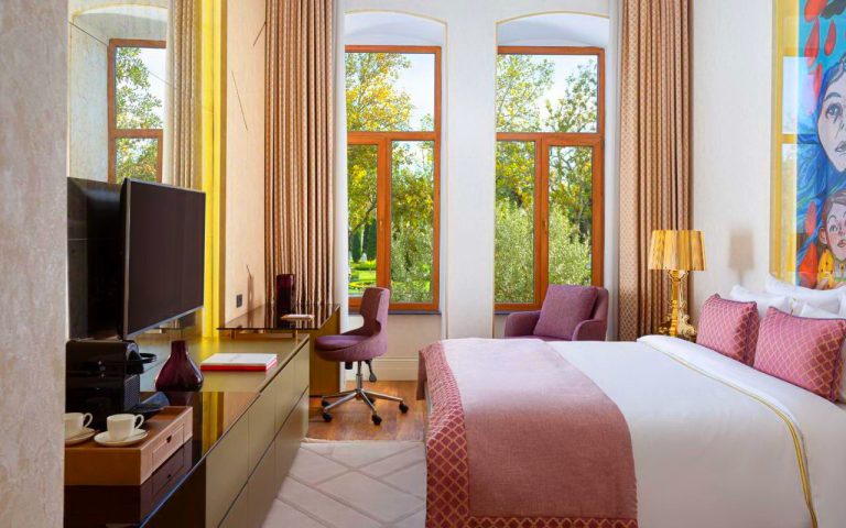 ART Gallery Hotel