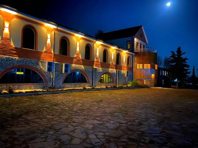 Chabiant Winery Hotel