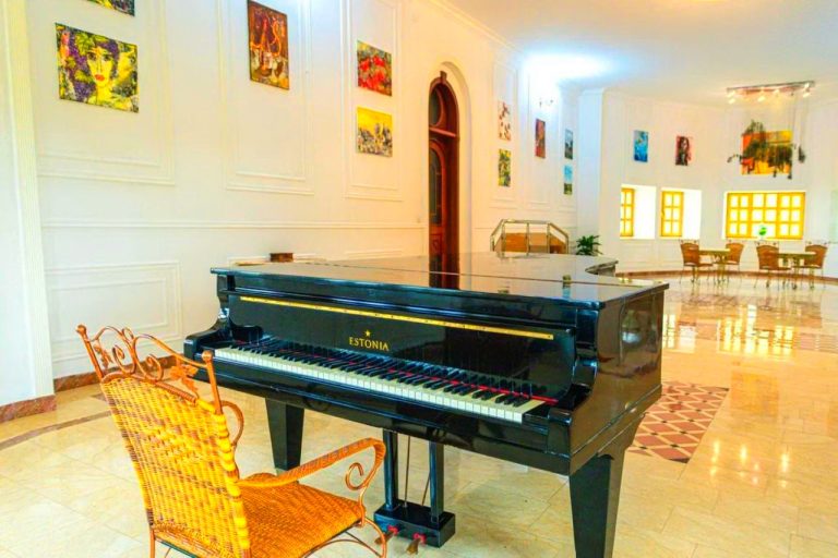 Chabiant Winery Hotel