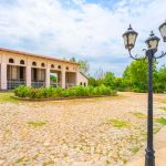 Chabiant Winery Hotel