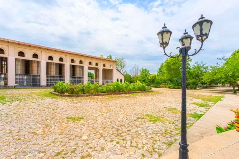 Chabiant Winery Hotel